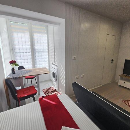 Tiny Rose Studio Тирана Экстерьер фото