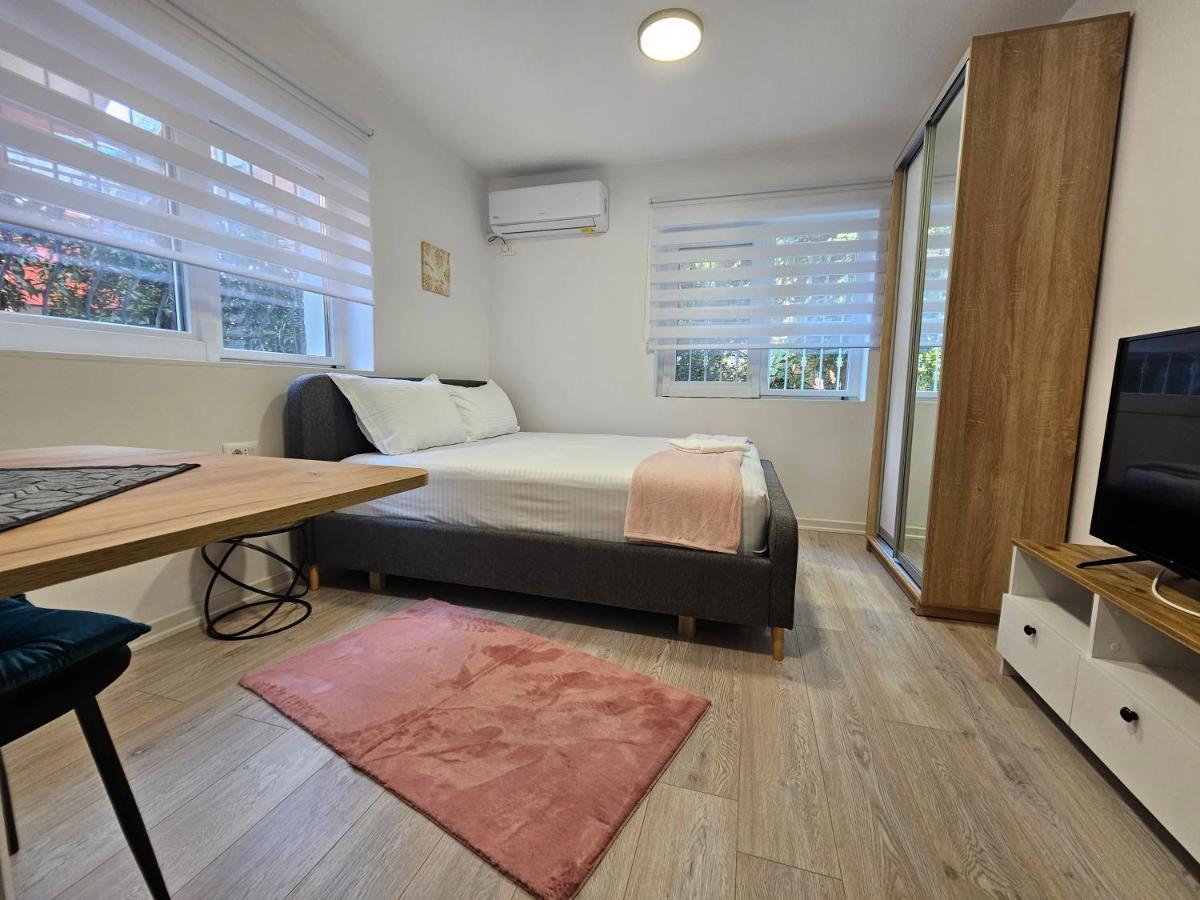 Tiny Rose Studio Тирана Экстерьер фото