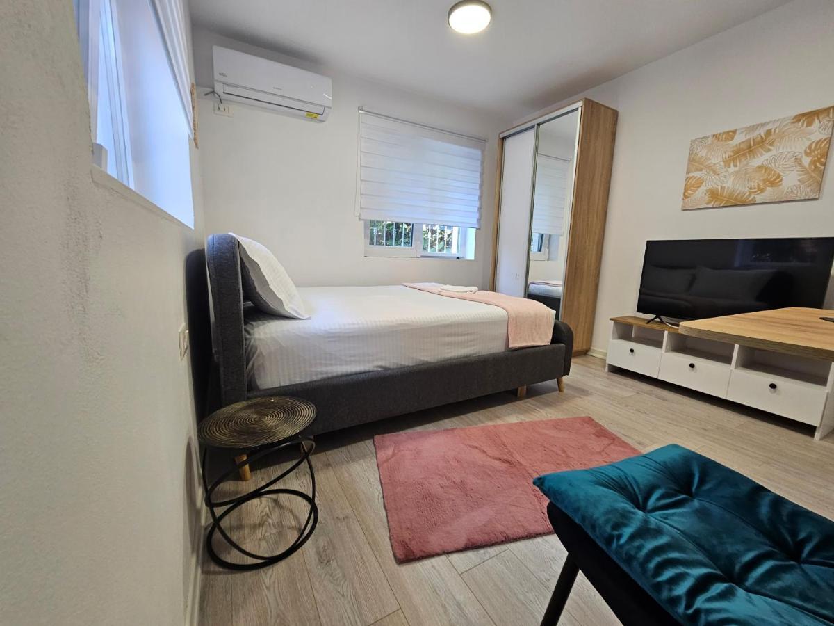 Tiny Rose Studio Тирана Экстерьер фото