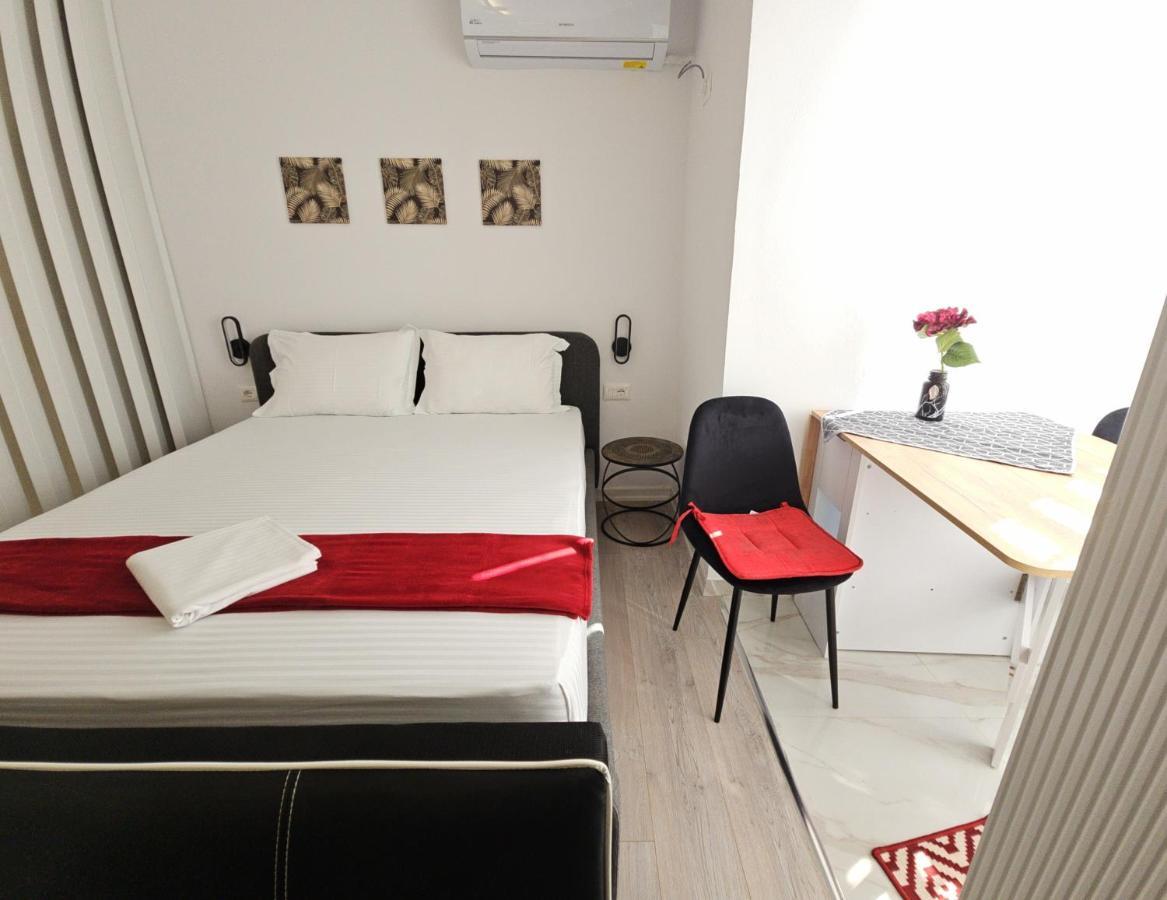 Tiny Rose Studio Тирана Экстерьер фото