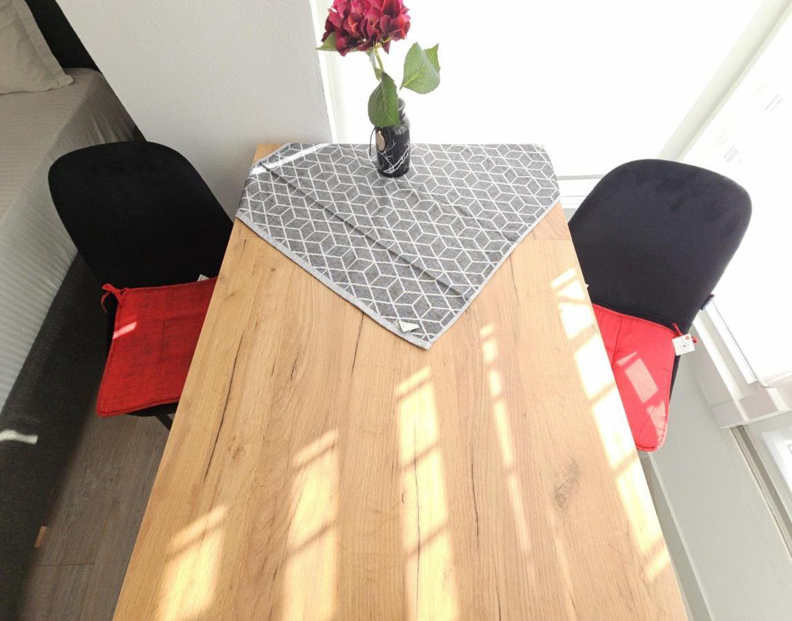 Tiny Rose Studio Тирана Экстерьер фото